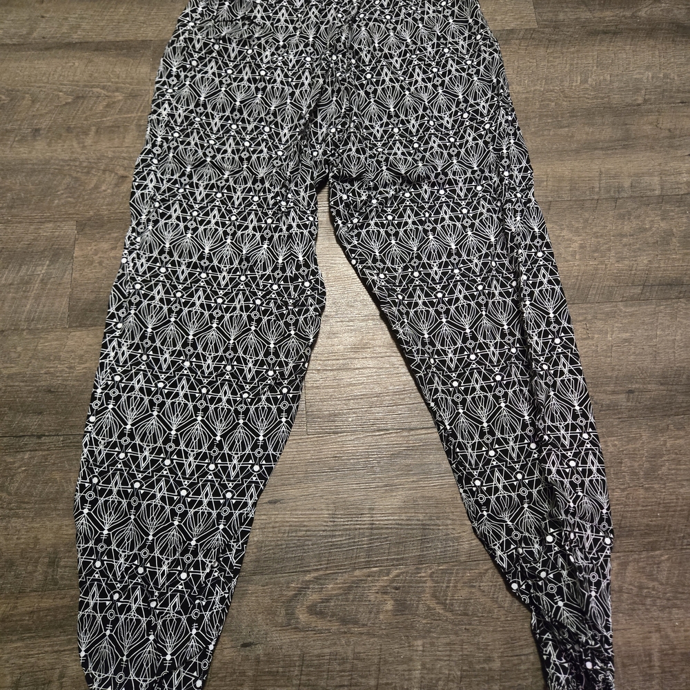 Stylish Black and White Geometric Women's Pants